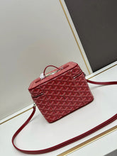 Load image into Gallery viewer, MUSE VANITY CASE (RED)

