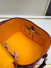 Load image into Gallery viewer, MUSE VANITY CASE (RED)
