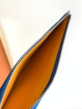 Load image into Gallery viewer, INSERT LOUISE CLUTCH (BLUE)

