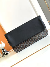 Load image into Gallery viewer, SAINTE-MARIE MM CLUTCH (BLACK)
