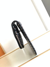 Load image into Gallery viewer, SAINTE-MARIE MM CLUTCH (BLACK)
