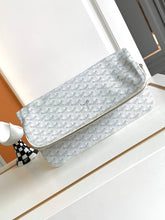 Load image into Gallery viewer, SAINTE-MARIE MM CLUTCH (WHITE)
