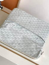 Load image into Gallery viewer, SAINTE-MARIE MM CLUTCH (WHITE)
