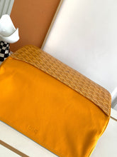 Load image into Gallery viewer, SAINTE-MARIE MM CLUTCH (YELLOW)
