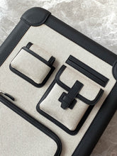 Load image into Gallery viewer, CABIN SUITCASE 24L (BLACK - POCKETS)
