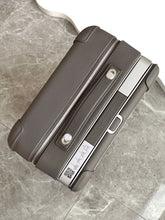 Load image into Gallery viewer, CABIN SUITCASE 24L (TAUPE SADDLE)
