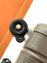 Load image into Gallery viewer, CABIN SUITCASE 24L (TAUPE SADDLE)
