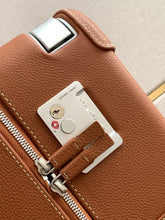 Load image into Gallery viewer, CABIN SUITCASE 24L (CARAMEL POCKETS)
