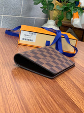 Load image into Gallery viewer, LOUIS CLASSIC CHECKED PASSPORT HOLDER (BROWN)
