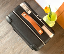 Load image into Gallery viewer, CABIN SUITCASE 24L (FULL BLACK)
