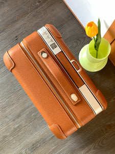 CABIN SUITCASE 24L (CARAMEL)