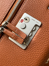 Load image into Gallery viewer, CABIN SUITCASE 24L (CARAMEL)
