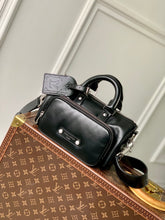 Load image into Gallery viewer, LOUIS KEEPALL CARGO 25 (GLOSS BLACK)
