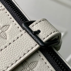 LOUIS MONOGRAM PULSE (SHADOW)