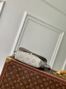 LOUIS MONOGRAM PULSE (SHADOW)
