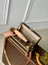 Load image into Gallery viewer, LOUIS MONOGRAM HANDLE TRUNK
