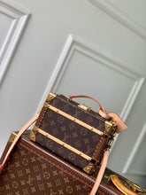 Load image into Gallery viewer, LOUIS MONOGRAM HANDLE TRUNK
