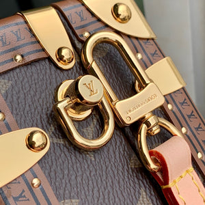 LOUIS MONOGRAM HANDLE TRUNK
