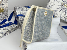 Load image into Gallery viewer, CHRISTIAN MONTAIGNE DEA POUCH (LIGHT BLUE)
