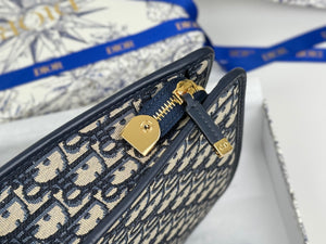 CHRISTIAN MONTAIGNE DEA POUCH (DARK BLUE)