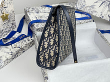 Load image into Gallery viewer, CHRISTIAN MONTAIGNE DEA POUCH (DARK BLUE)
