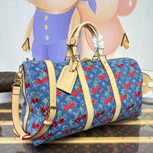 Load image into Gallery viewer, LOUIS KEEPALL BANDOULIERE 45 (CHERRY DENIM)
