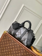 Load image into Gallery viewer, LOUIS KEEPALL BANDOULIERE 25 (PIXEL ECLIPSE)
