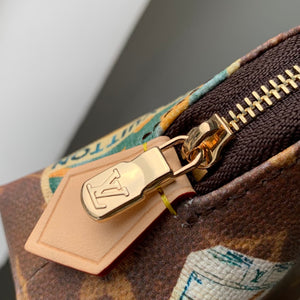 LOUIS POCHETTE COSMETIQUE PM STICKER MONOGRAM