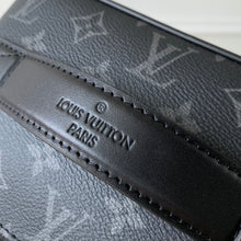 Load image into Gallery viewer, LOUIS TOILETRY MONOGRAM (BLACK)
