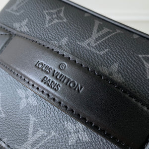 LOUIS TOILETRY MONOGRAM (BLACK)