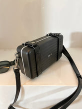 Load image into Gallery viewer, RIMOWA CROSS BODY BAG (BLACK)
