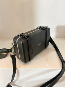 RIMOWA CROSS BODY BAG (BLACK)