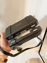 Load image into Gallery viewer, RIMOWA CROSS BODY BAG (BLACK)
