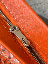 Load image into Gallery viewer, CONTI POUCH (ORANGE)
