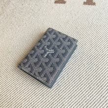 Load image into Gallery viewer, SAINT-MARC CARD HOLDER (GREY)
