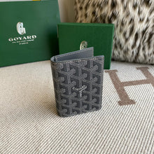 Load image into Gallery viewer, SAINT-MARC CARD HOLDER (GREY)
