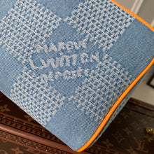 Load image into Gallery viewer, LOUIS LOCKER DOPP KIT (DENIM)
