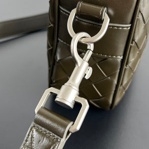 INTRECCIATO CAMERA BAG (SAND)