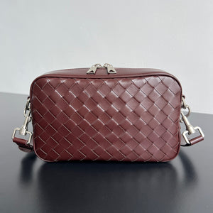 INTRECCIATO CAMERA BAG (BURGUNDY)