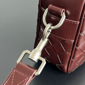 INTRECCIATO CAMERA BAG (BURGUNDY)