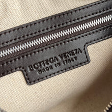 Load image into Gallery viewer, INTRECCIATO CAMERA BAG (BROWN)
