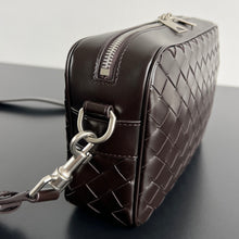 Load image into Gallery viewer, INTRECCIATO CAMERA BAG (BROWN)
