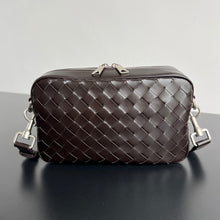 Load image into Gallery viewer, INTRECCIATO CAMERA BAG (BROWN)
