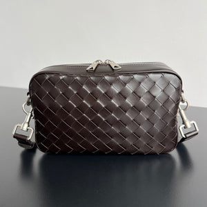 INTRECCIATO CAMERA BAG (BROWN)