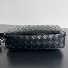 Load image into Gallery viewer, INTRECCIATO CAMERA BAG (BLACK)
